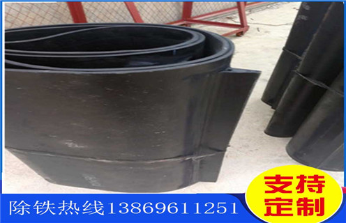 除鐵器皮帶，北京除鐵器棄鐵皮帶怠速_北京除鐵器棄鐵皮帶怠速皮帶原因及如何調(diào)_刮板價(jià)格